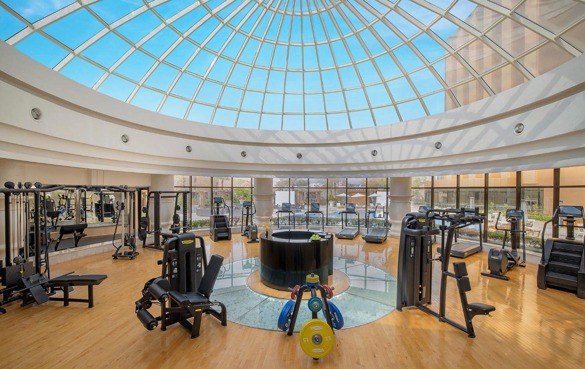 ホテル voco リヤド リヤード エクステリア 写真 The gym at the hotel