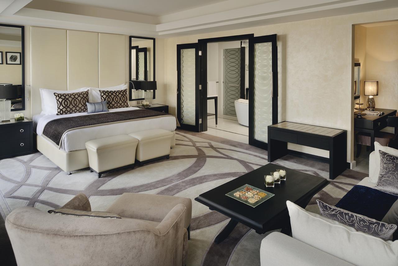 ホテル voco リヤド リヤード エクステリア 写真 A suite at the Jumeirah Emirates Towers Hotel