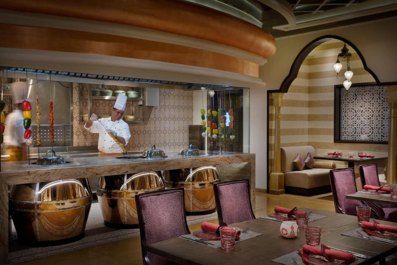 ホテル voco リヤド リヤード エクステリア 写真 The restaurant Al Dar