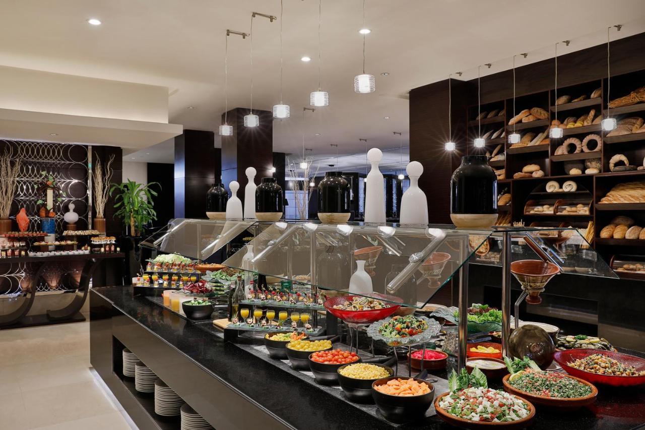 ホテル voco リヤド リヤード エクステリア 写真 A buffet at a hotel