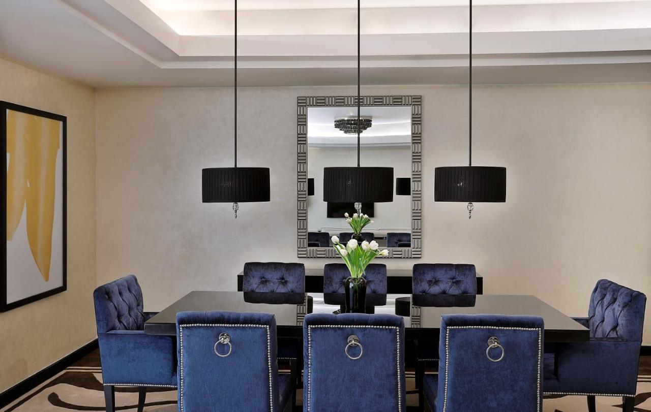 ホテル voco リヤド リヤード エクステリア 写真 A dining room