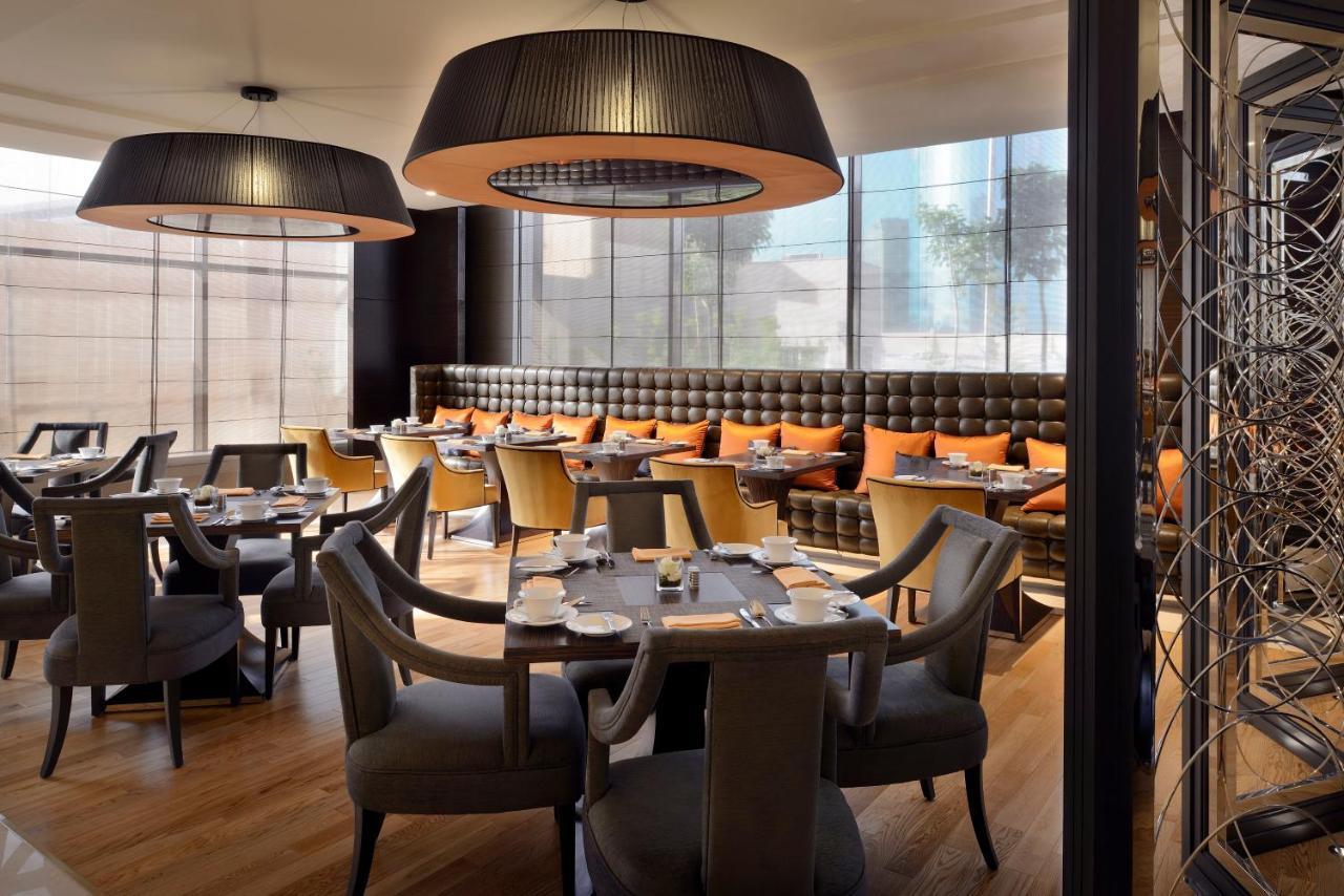 ホテル voco リヤド リヤード エクステリア 写真 The interior of the restaurant